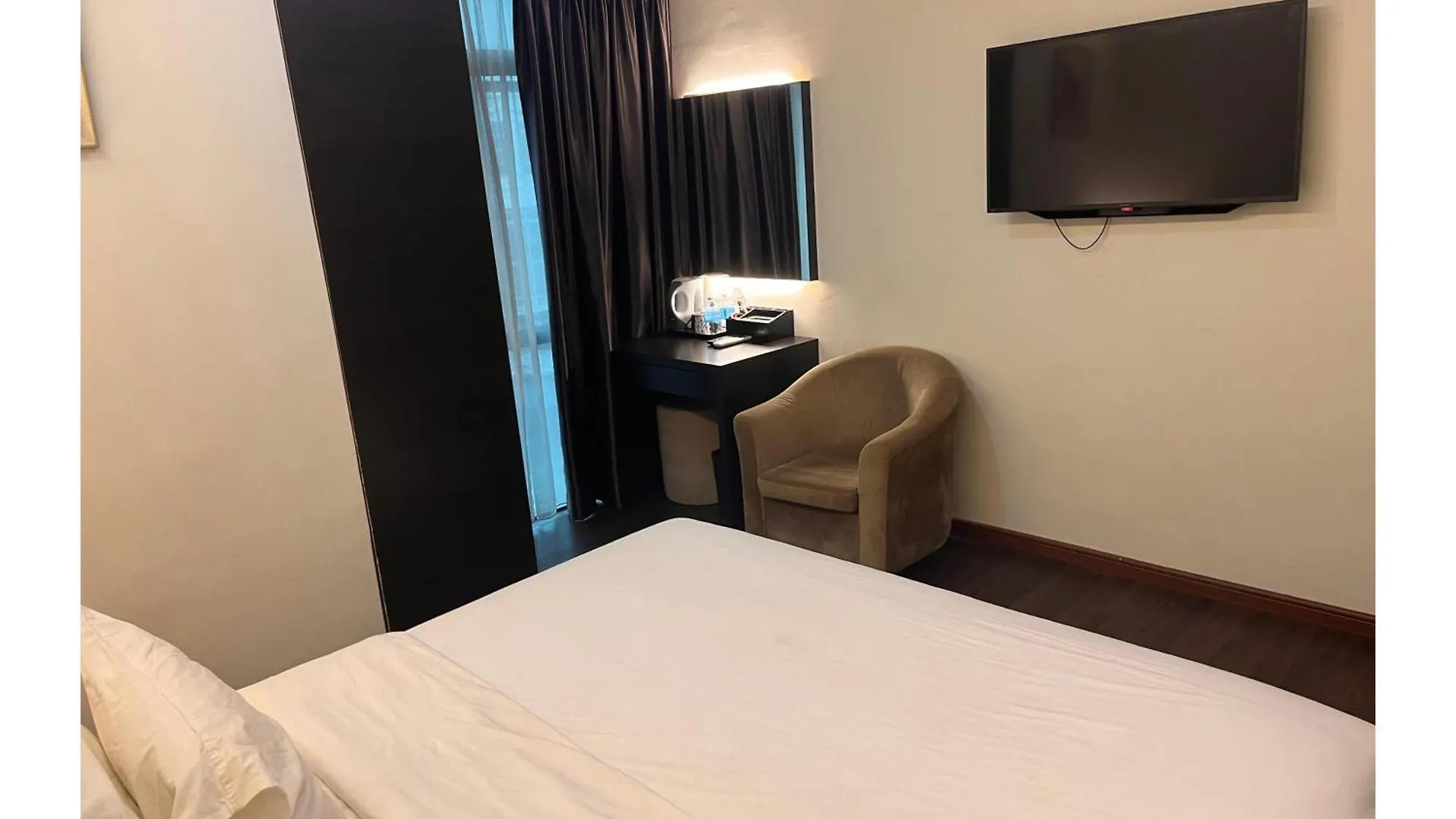 Capital O 91074 Grand World Hotel Johor Bahru 3*,  Malezya