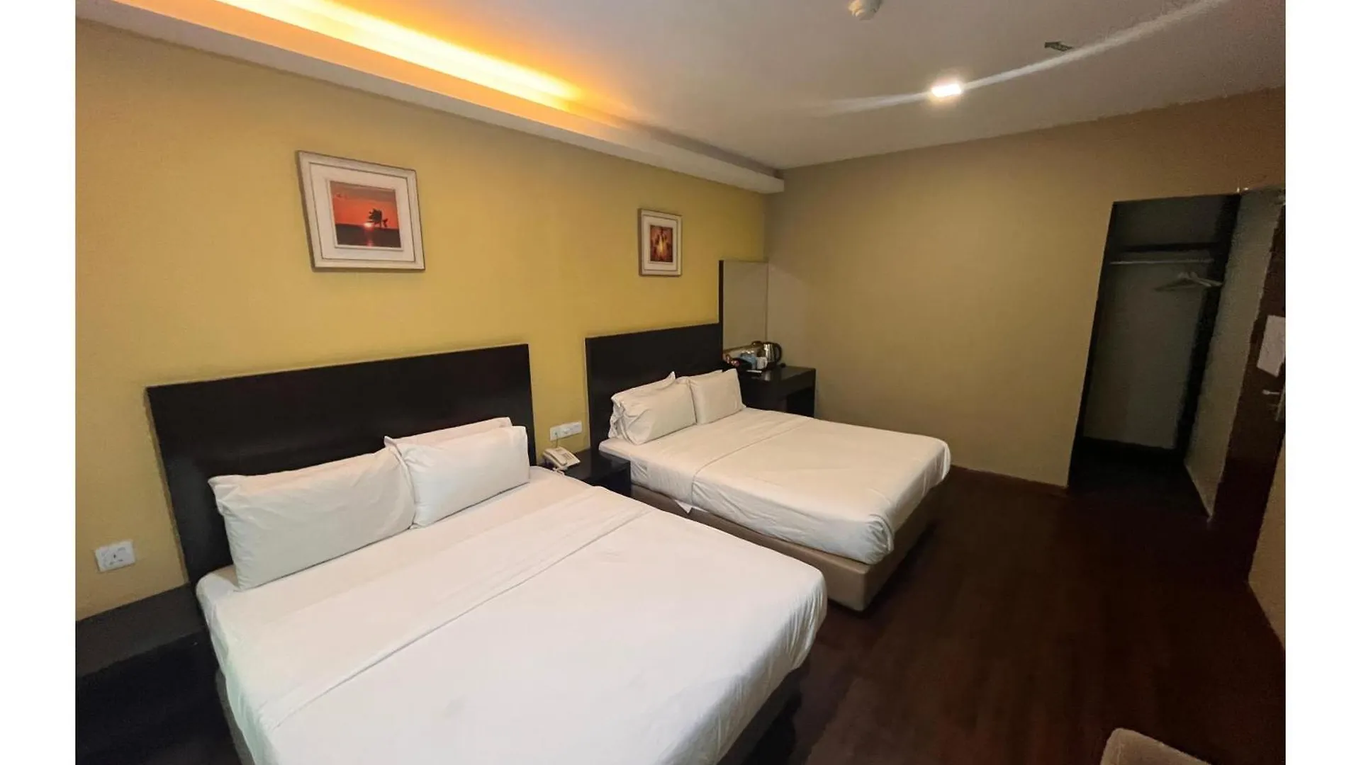 Capital O 91074 Grand World Hotel Johor Bahru