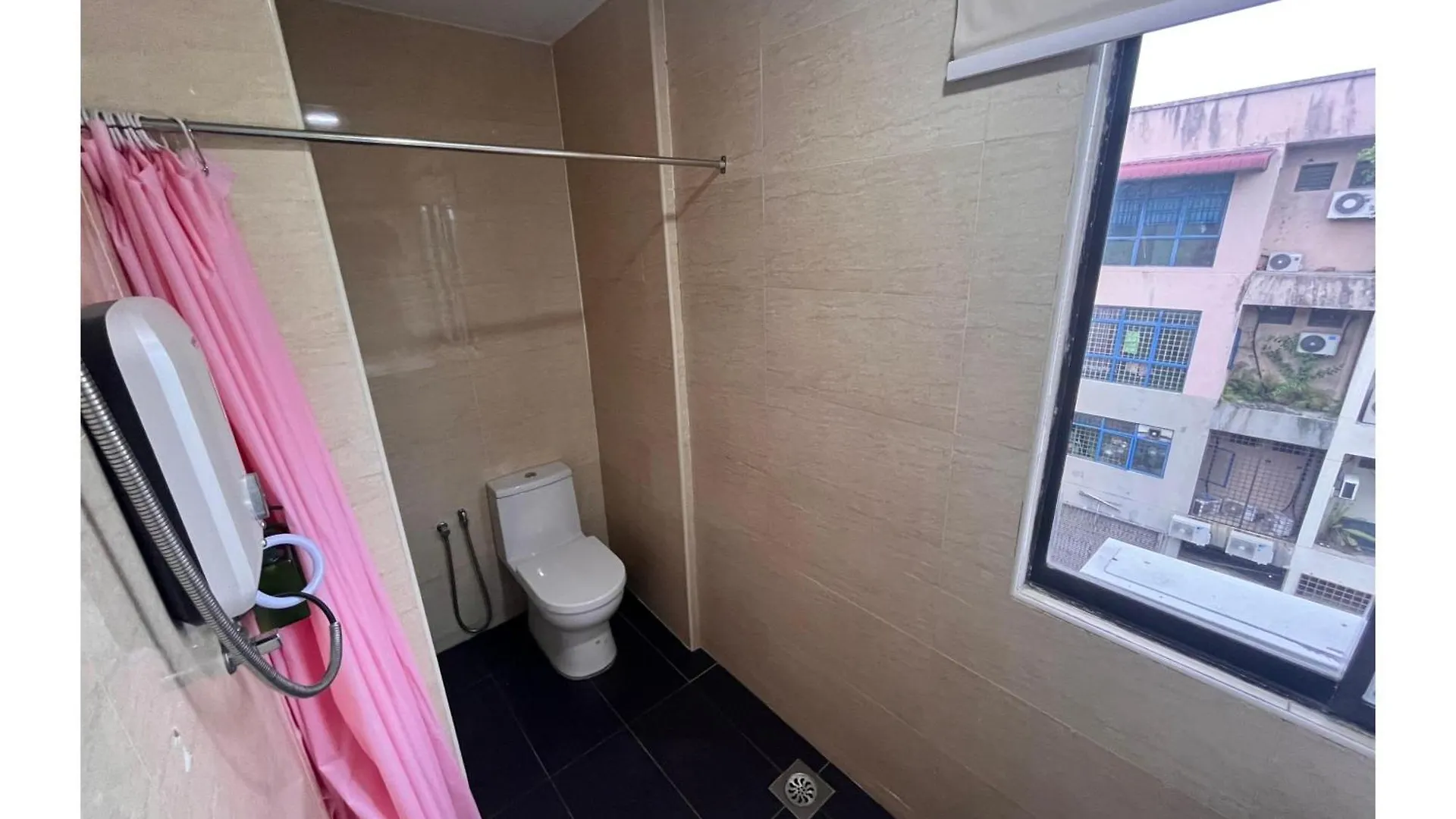 Capital O 91074 Grand World Hotel Johor Bahru