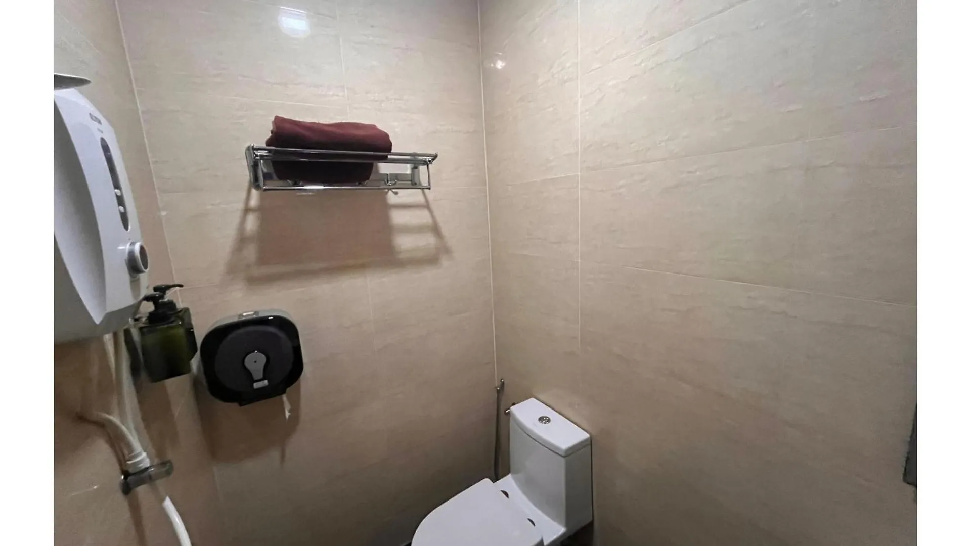 Capital O 91074 Grand World Hotel Johor Bahru 3*,  Malezya