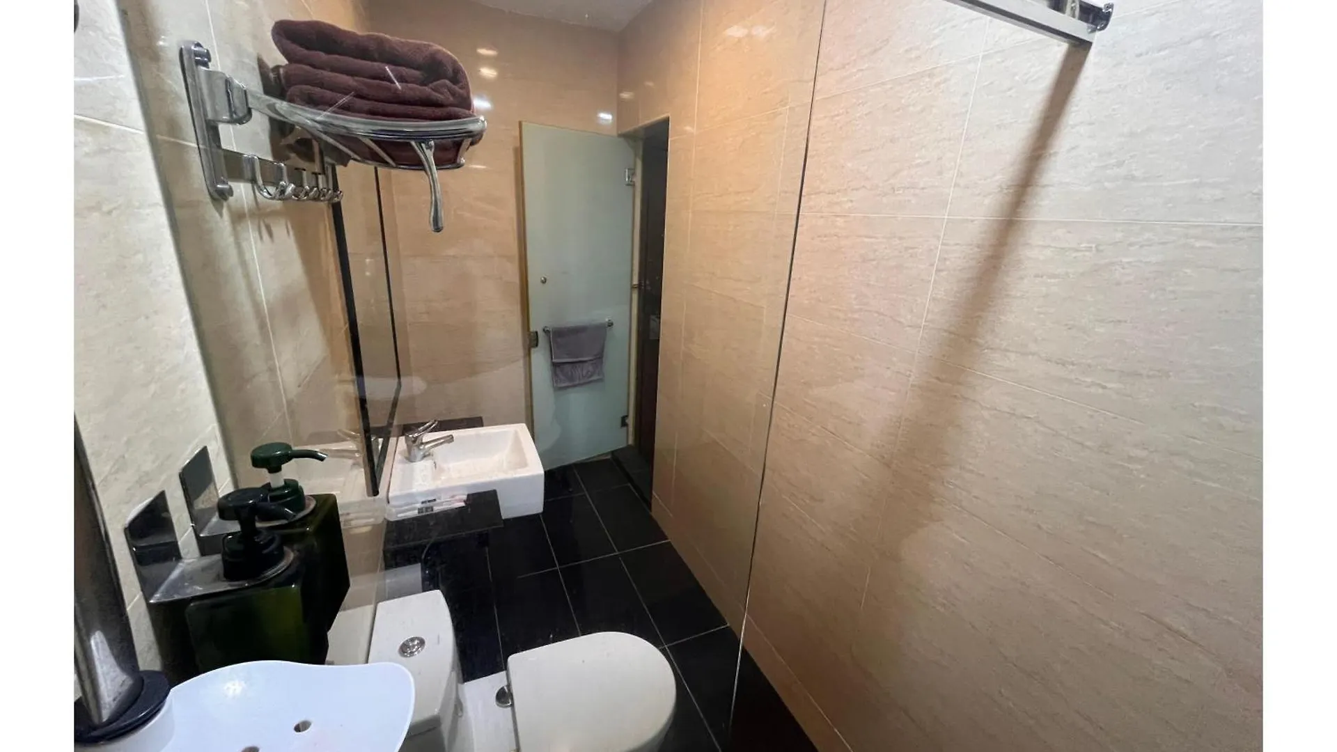 ***  Capital O 91074 Grand World Hotel Johor Bahru Malaysia