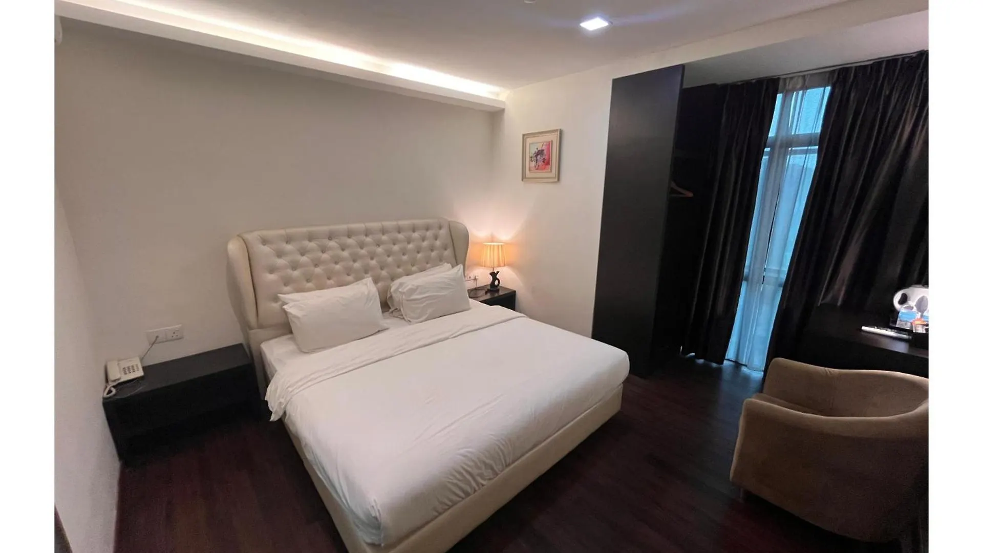 Capital O 91074 Grand World Hotel Johor Bahru