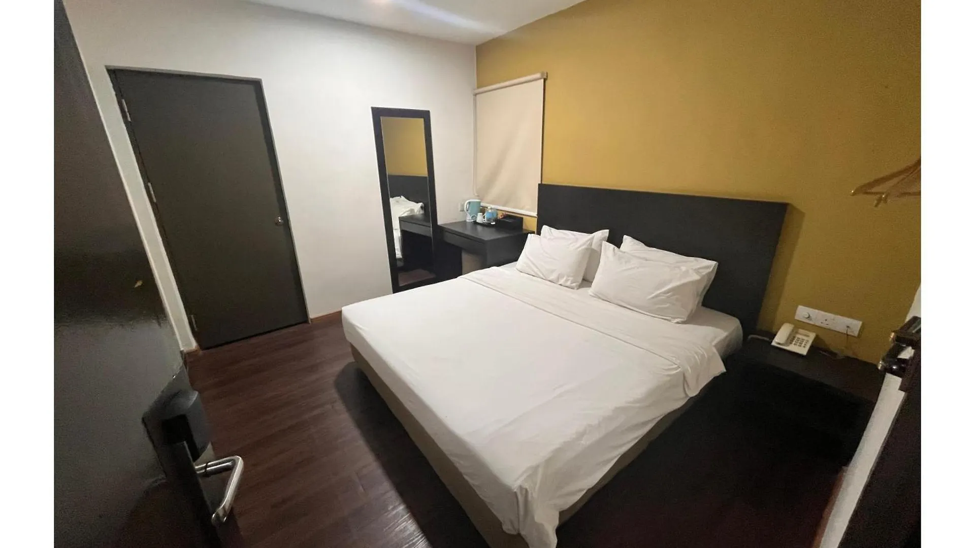 Capital O 91074 Grand World Hotel Johor Bahru Malezya