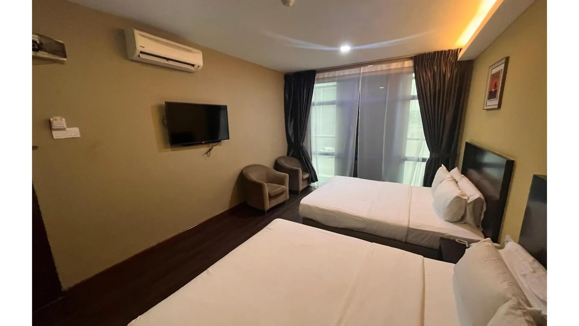 Capital O 91074 Grand World Hotel Johor Bahru