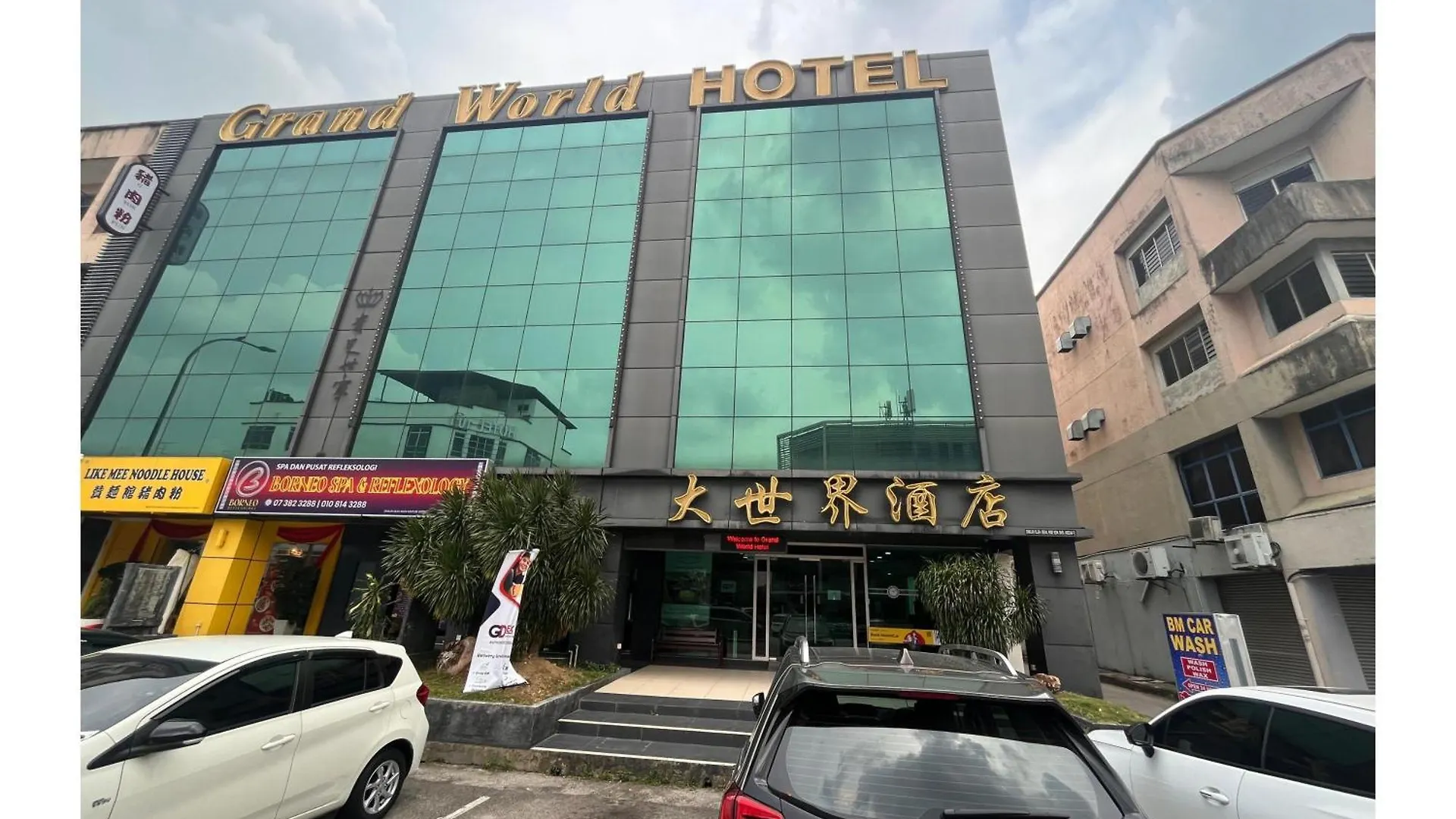 Capital O 91074 Grand World Hotel Johor Bahru