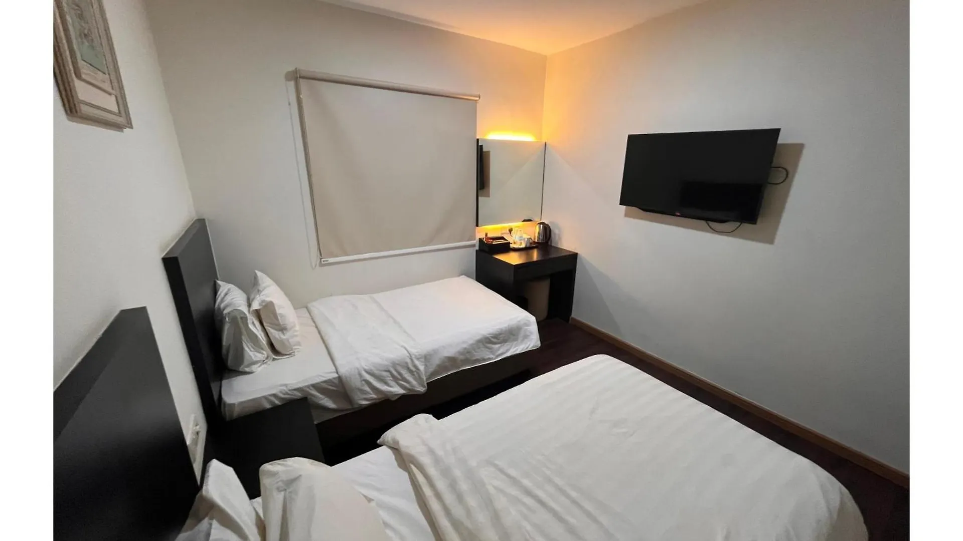 Capital O 91074 Grand World Hotel Johor Bahru