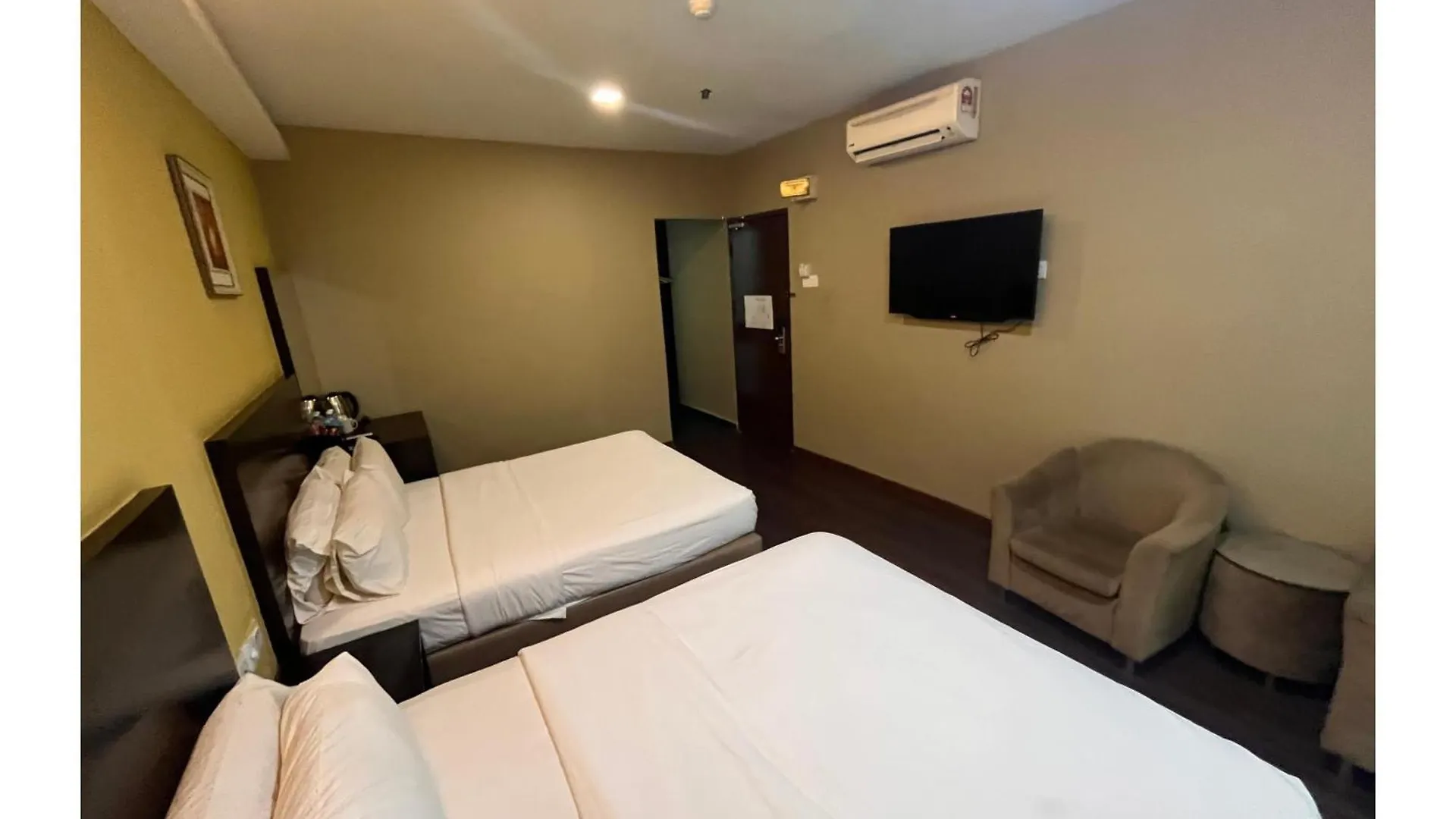 ג'והור בהרו Capital O 91074 Grand World Hotel