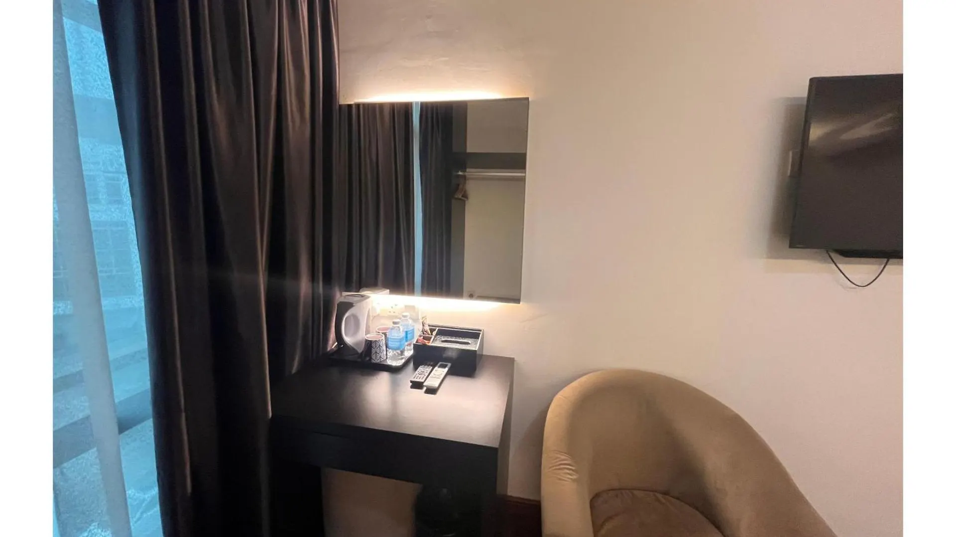 Capital O 91074 Grand World Hotel Johor Bahru