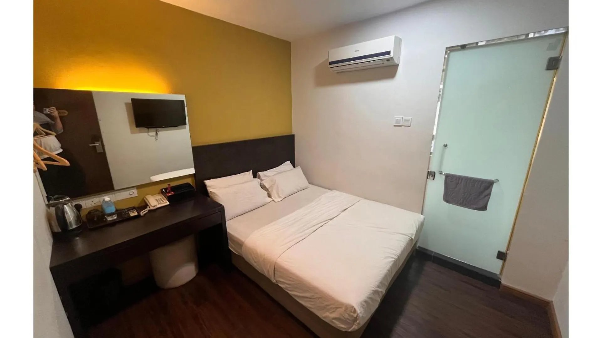 ***  Capital O 91074 Grand World Hotel Johor Bahru Malaisie
