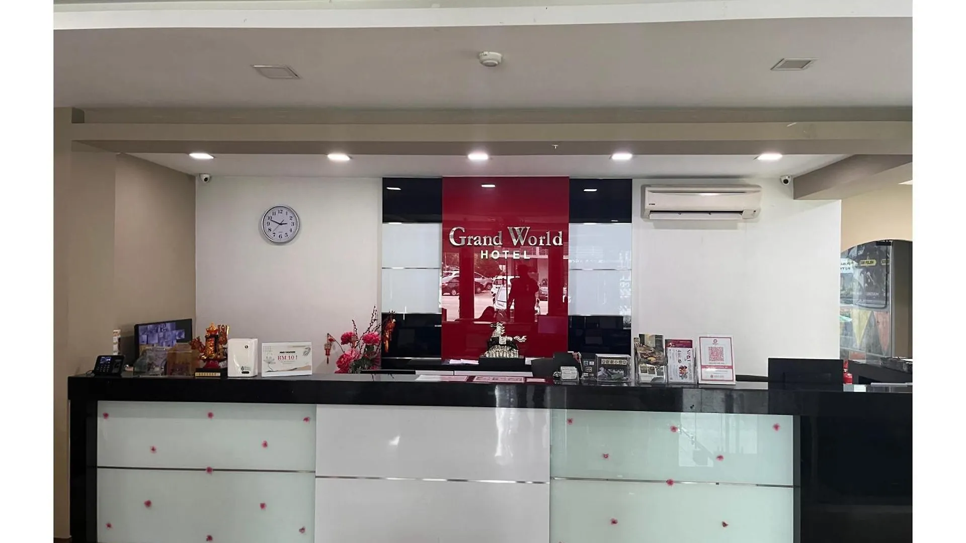 Capital O 91074 Grand World Hotel Johor Bahru