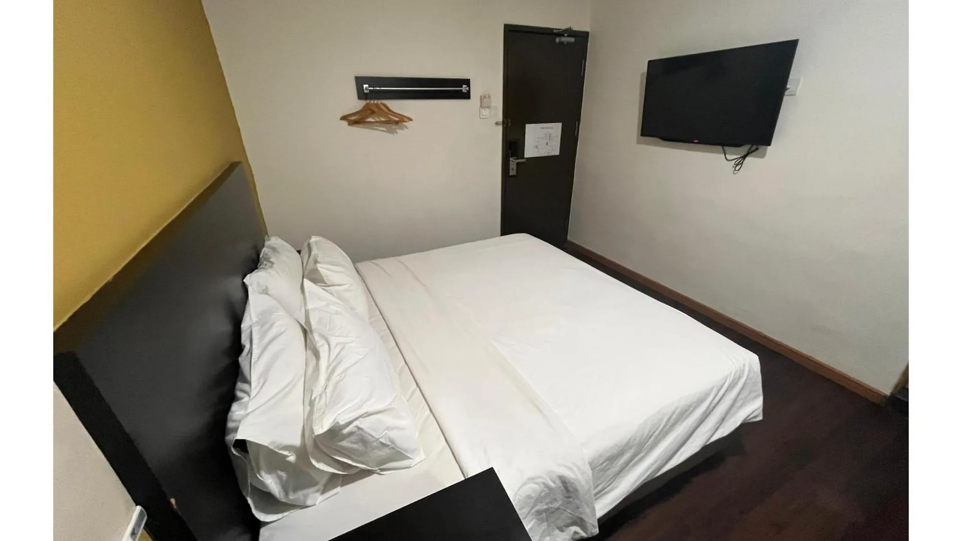 Capital O 91074 Grand World Hotel Johor Bahru