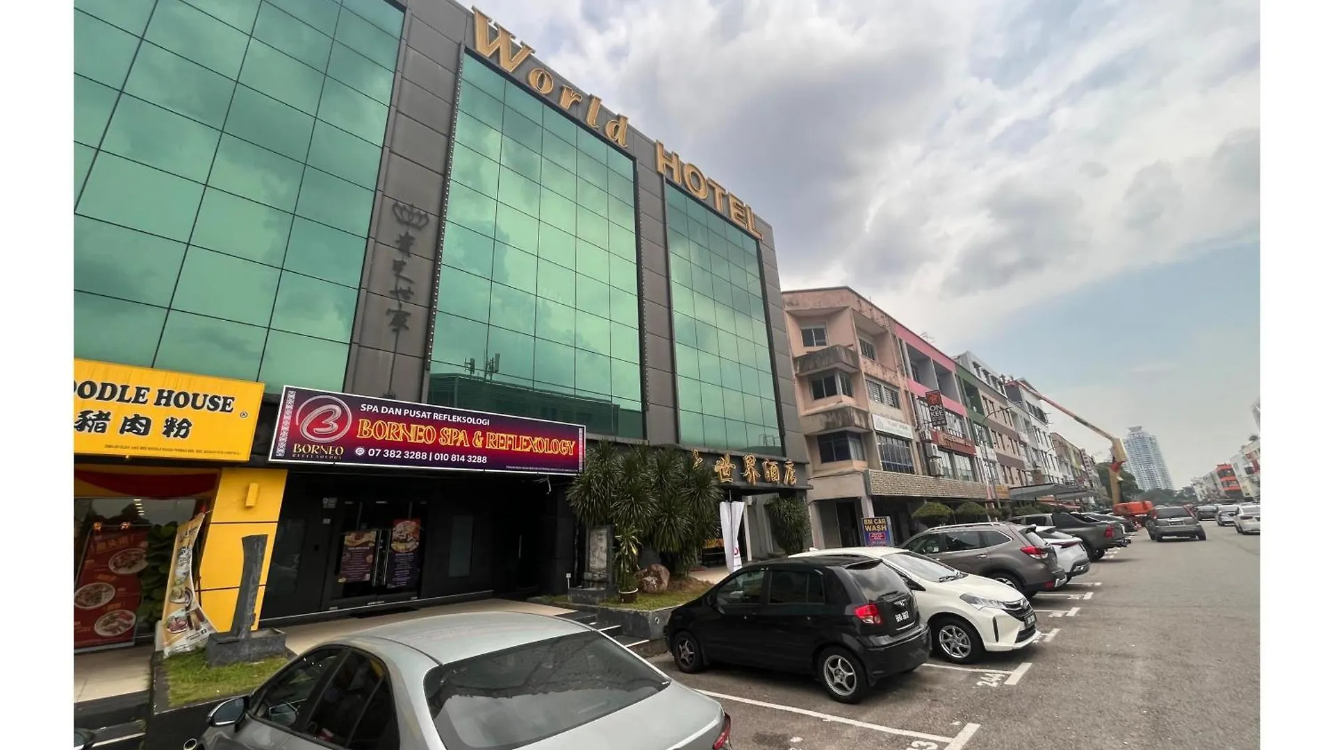 Capital O 91074 Grand World Hotel Johor Bahru